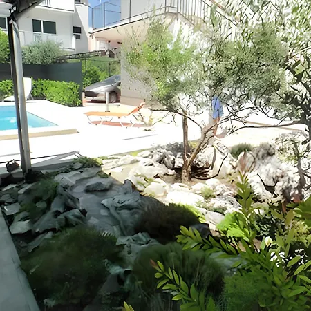 Apartment Comfortable In Kastel Novi Shared Pool 47m² Kastela