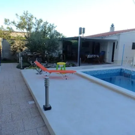 Comfortable In Kastel Novi Shared Pool 47m² Apartment