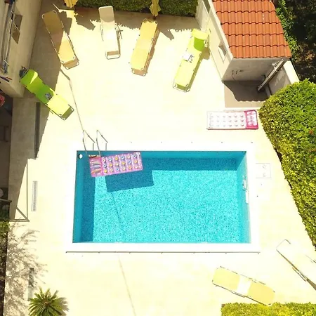 Comfortable In Kastel Novi Shared Pool 47m² * Kastela