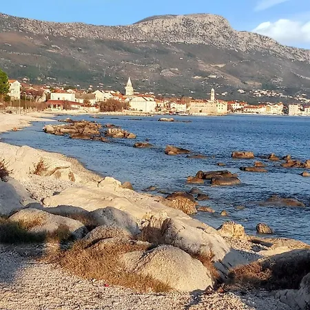 Comfortable In Kastel Novi Shared Pool 47m² Apartment Kastela